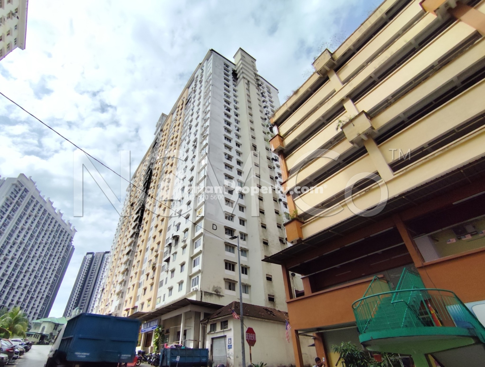 Apartment For Auction at Flora Damansara Apartment