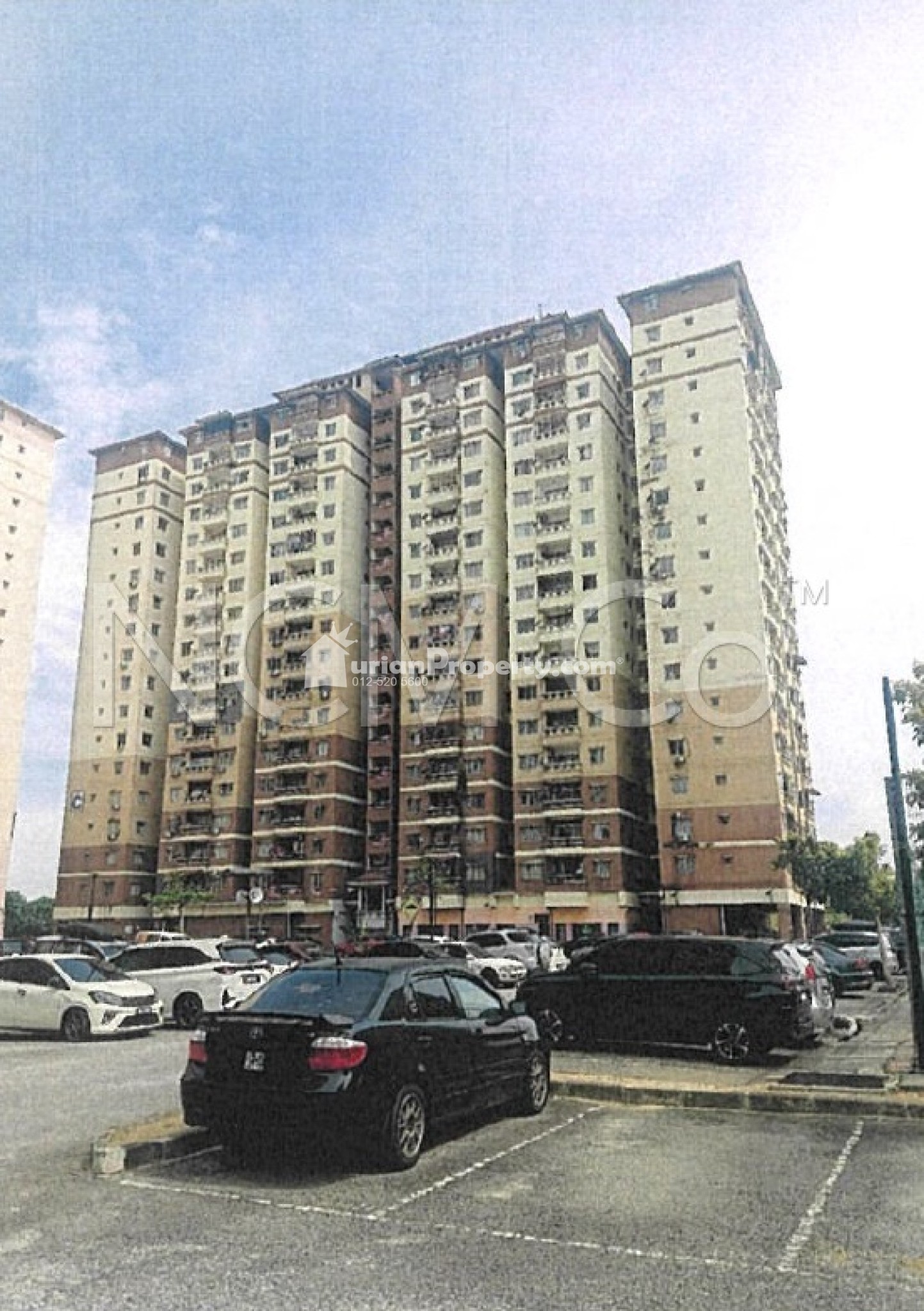 Apartment For Auction at Laguna Biru