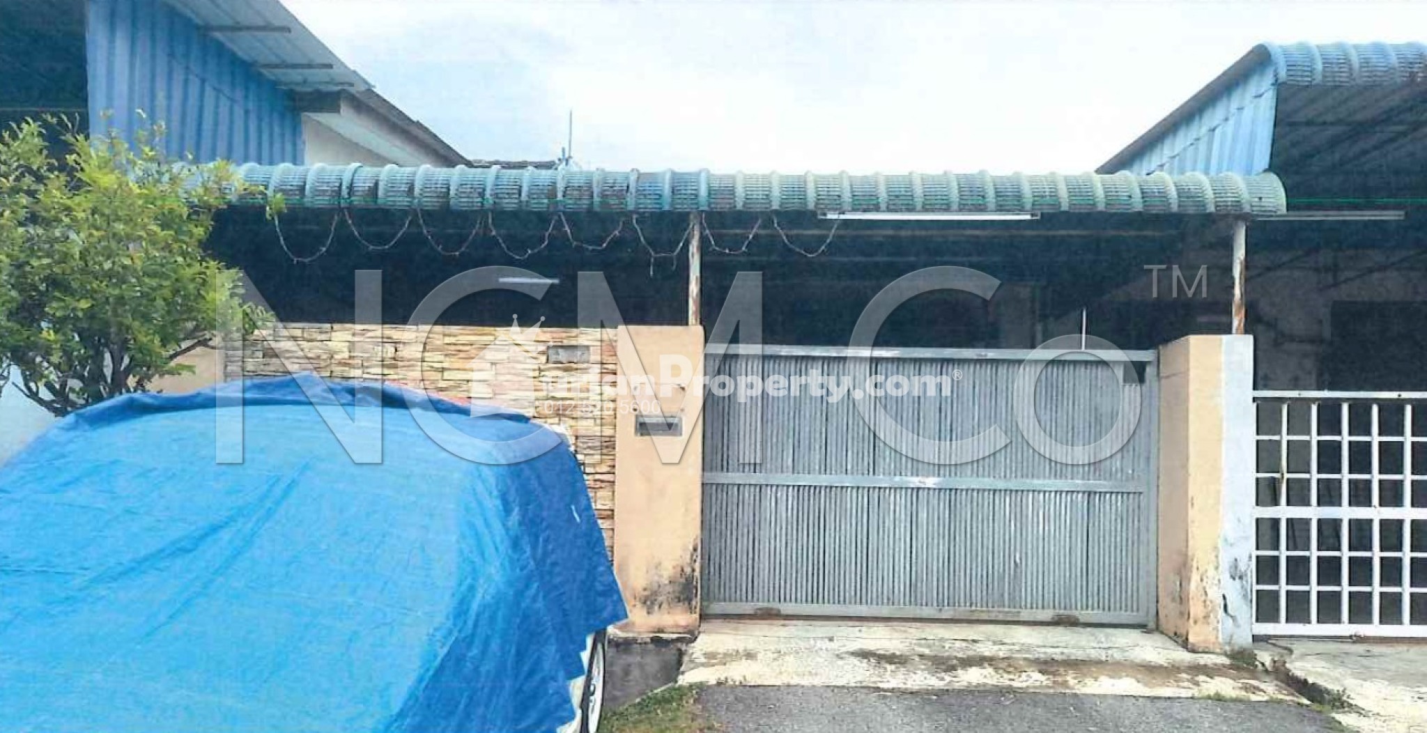 Terrace House For Auction at Taman Selasih