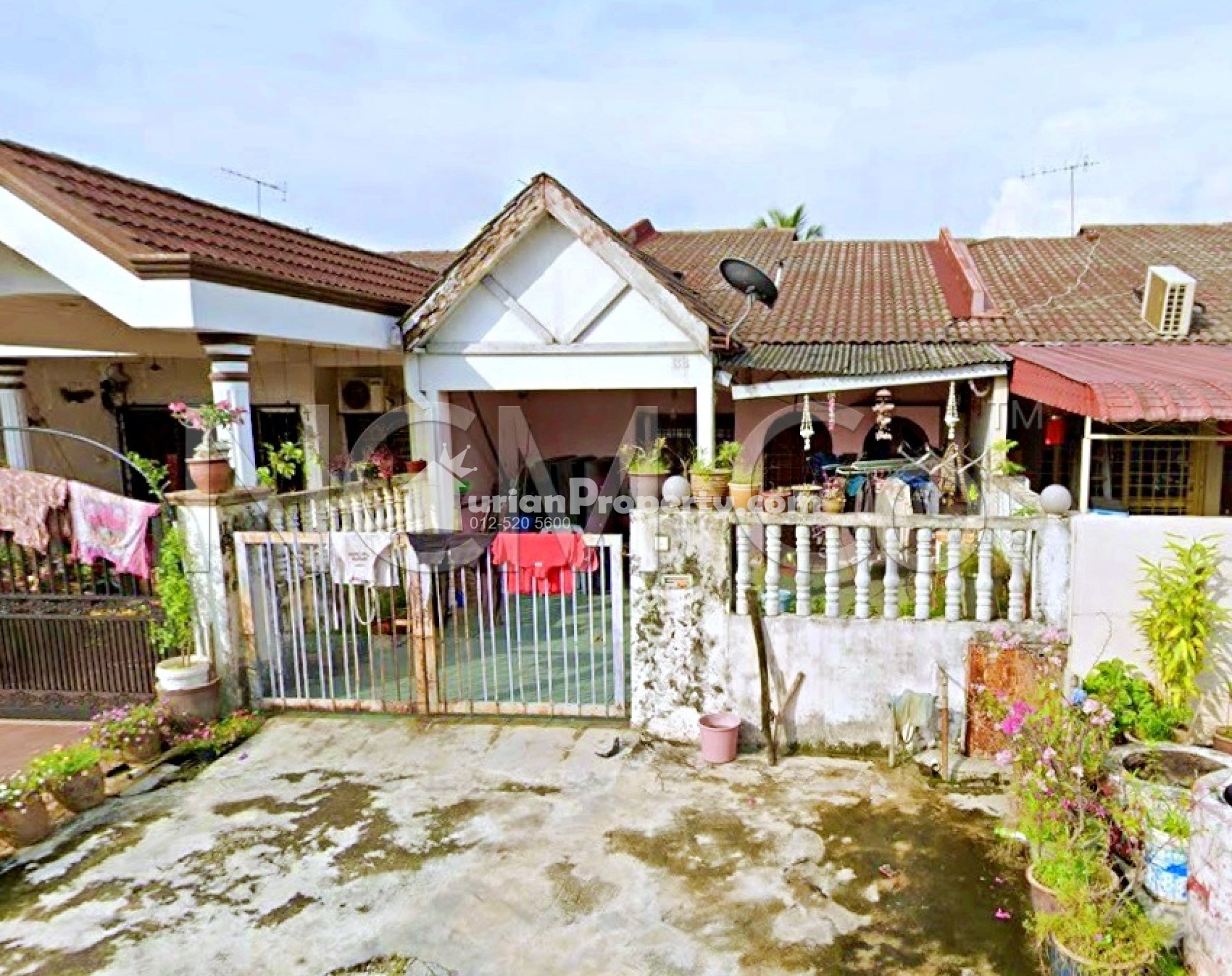 Terrace House For Auction at Taman Pendamar Indah