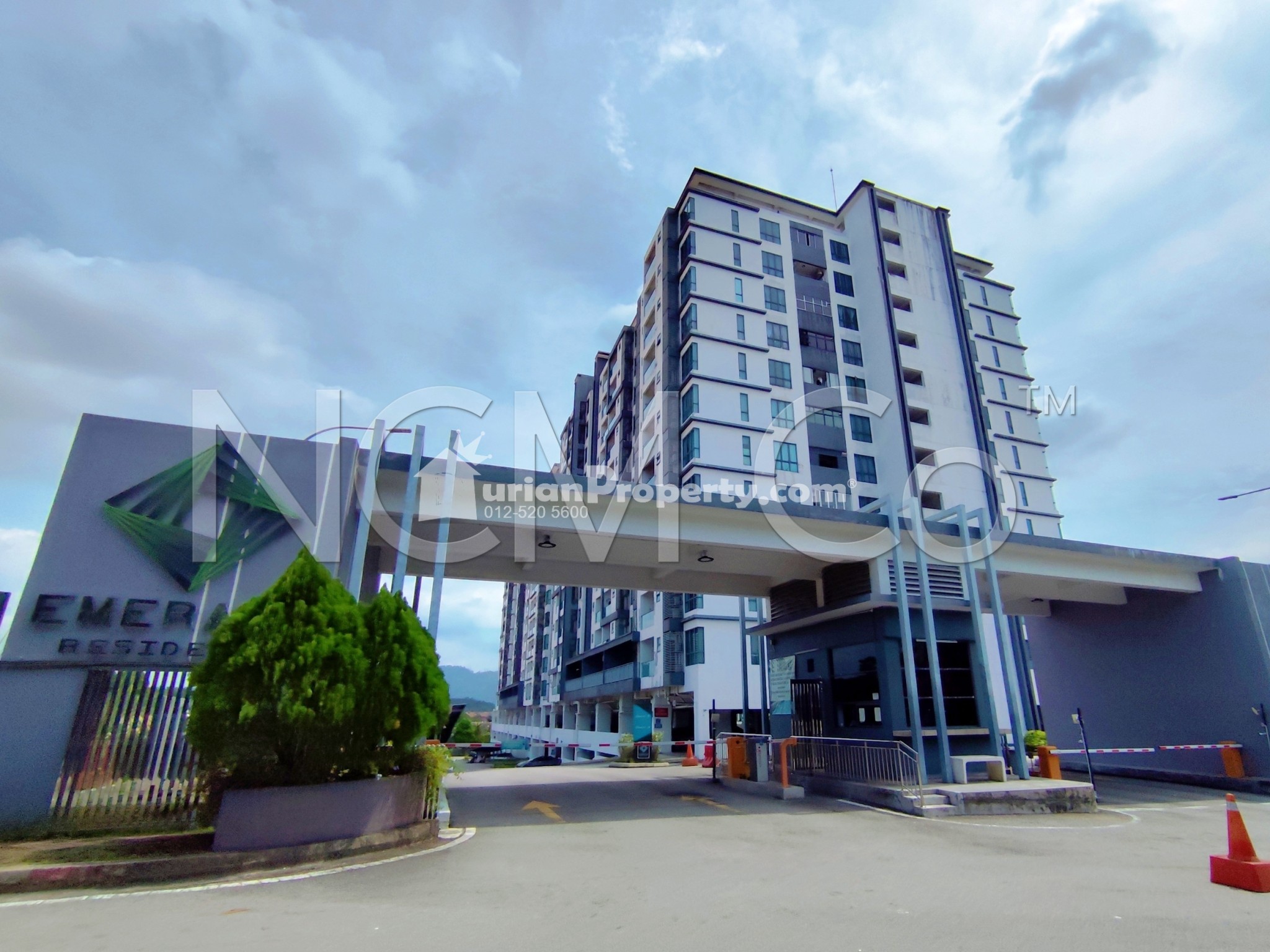 Condo For Auction at Emerald Residence