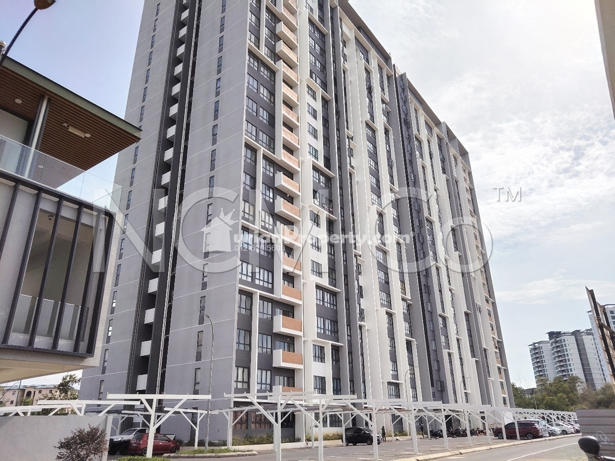 Apartment For Auction at Alam Pesona