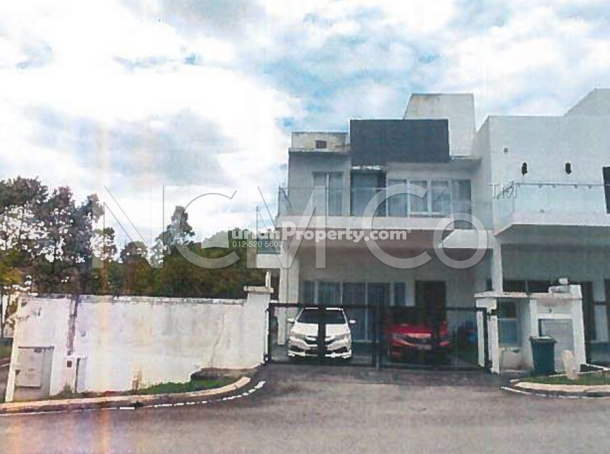 Terrace House For Auction at Astana Kemensah