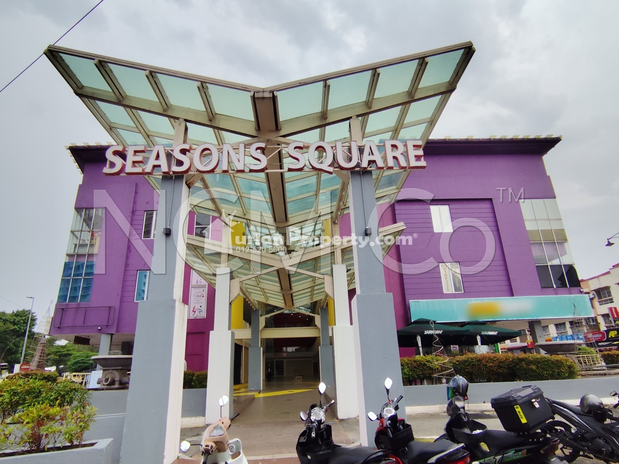 Apartment For Auction at Seasons Square