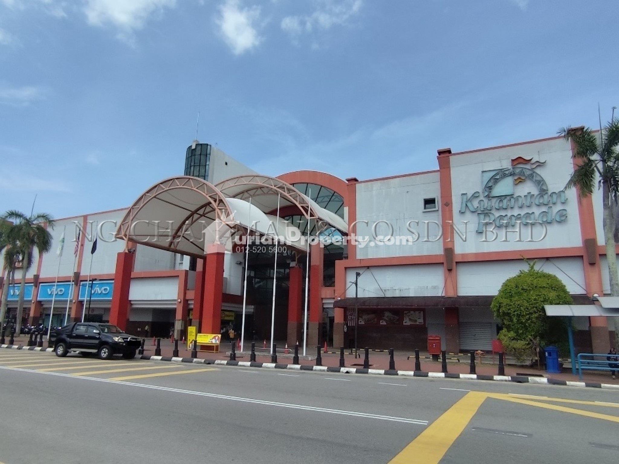Shop For Auction at Kuantan Parade