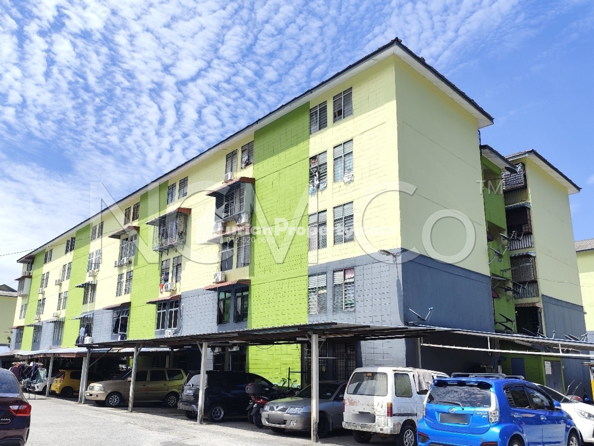 Apartment For Auction at Julia Apartment