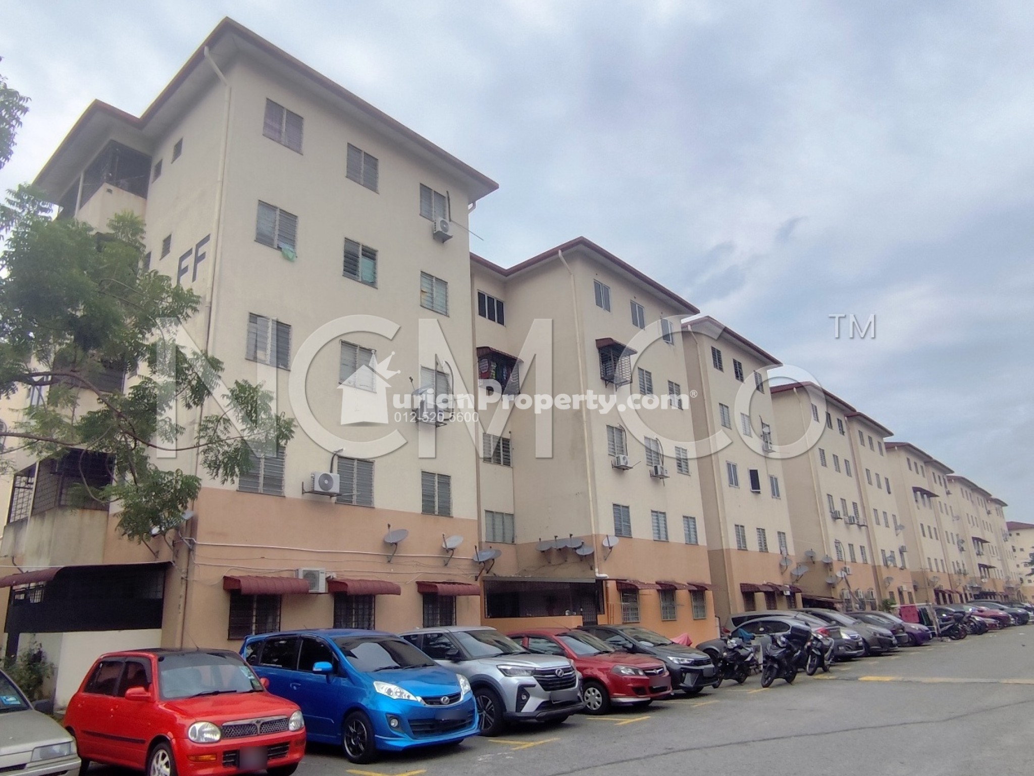Flat For Auction at Puchong Utama Court 2