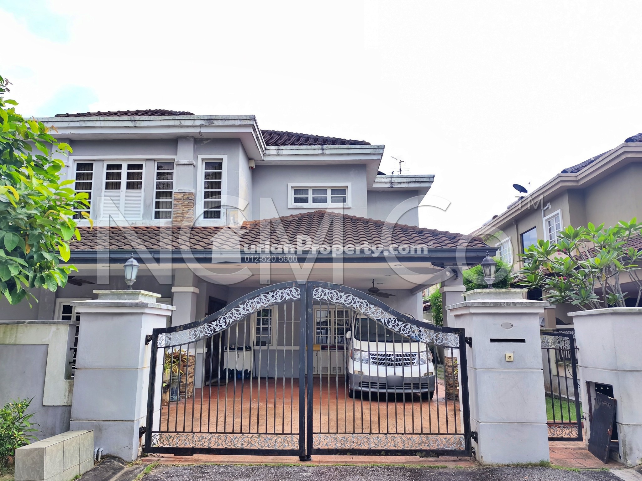 Bungalow House For Auction at Section 11