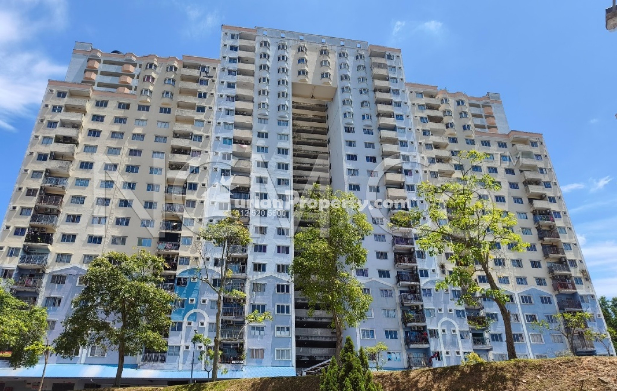 Apartment For Auction at Desaminium Rimba