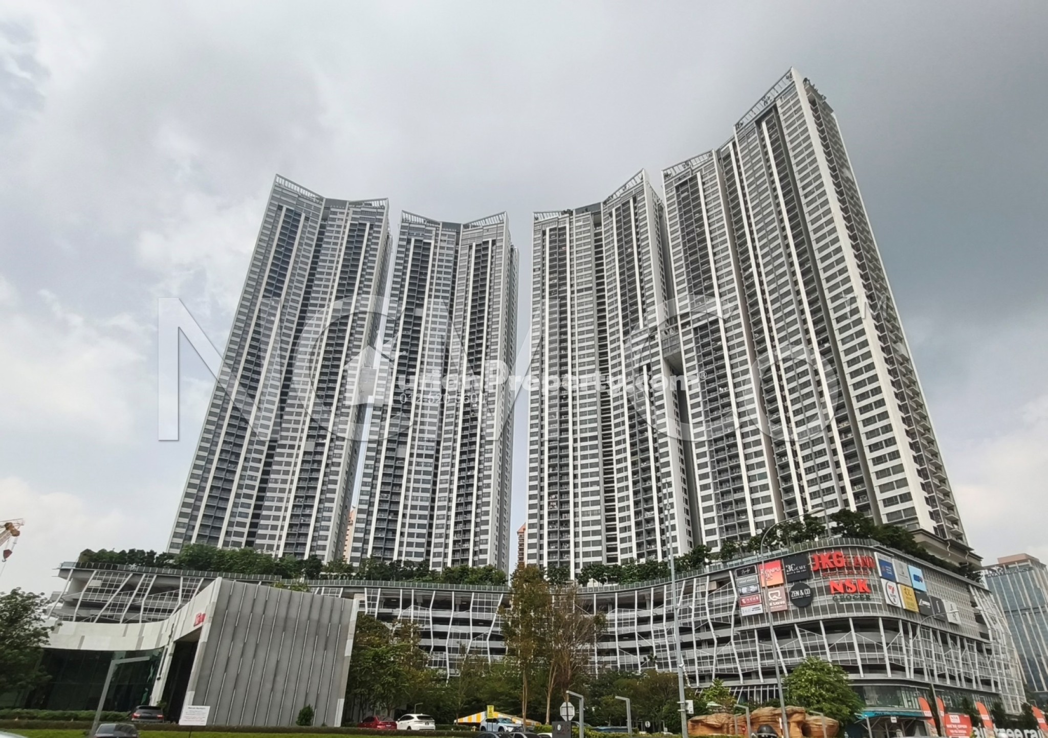 Serviced Residence For Auction at The Era