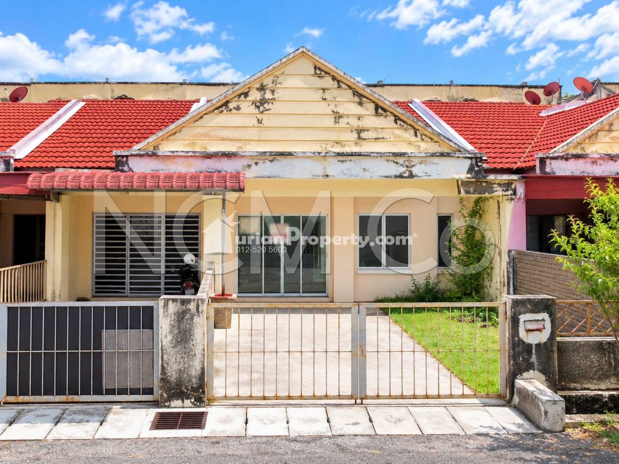 Terrace House For Auction at Taman Kledang