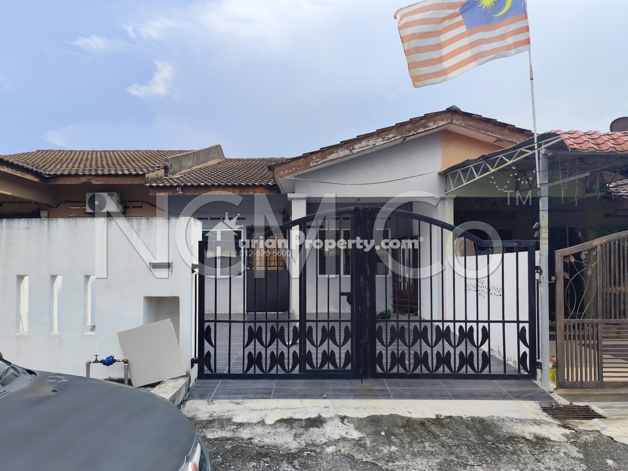 Terrace House For Auction at Desa Kundang