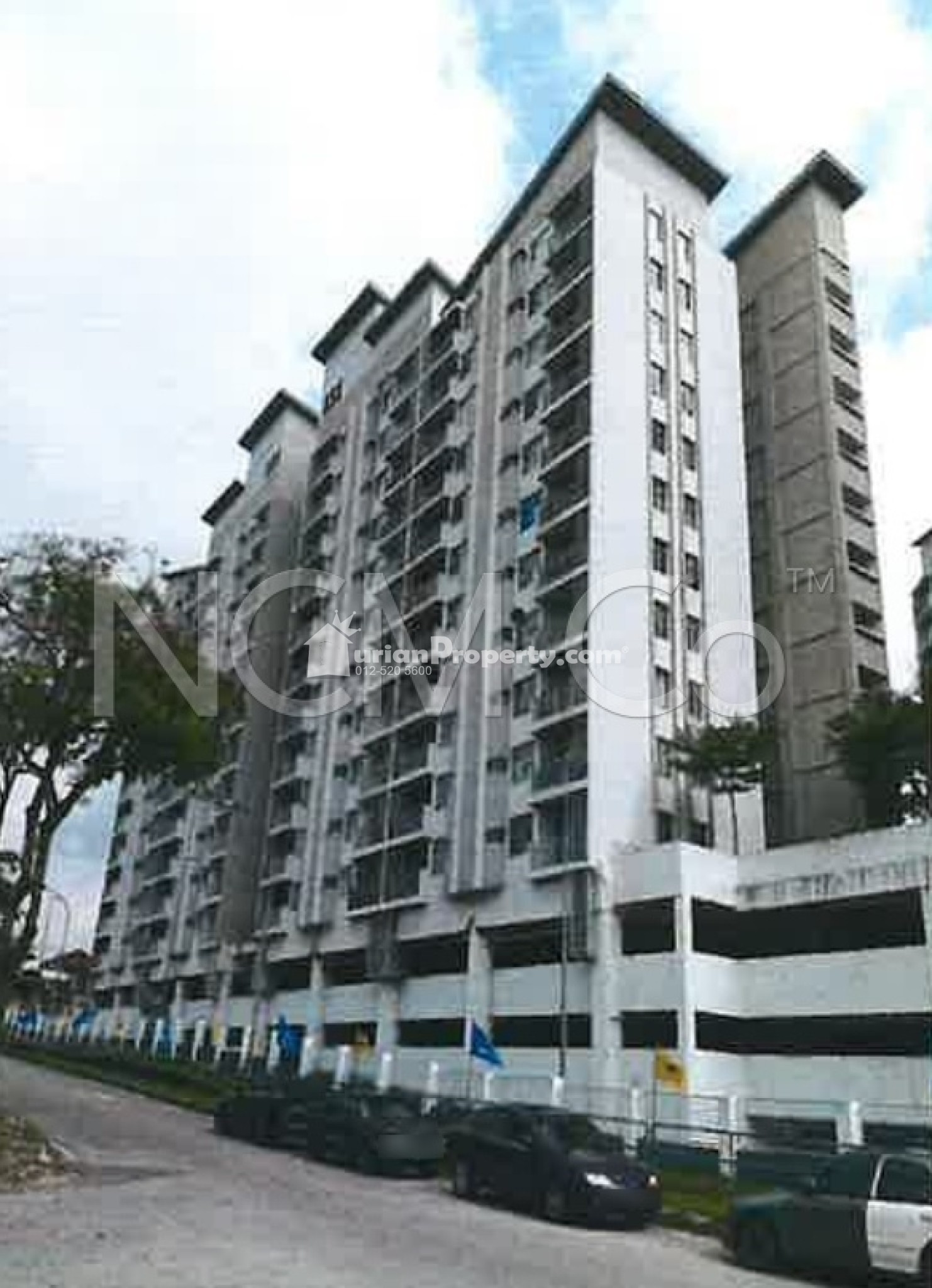 Apartment For Auction at Scott Towers @ Larkin JB