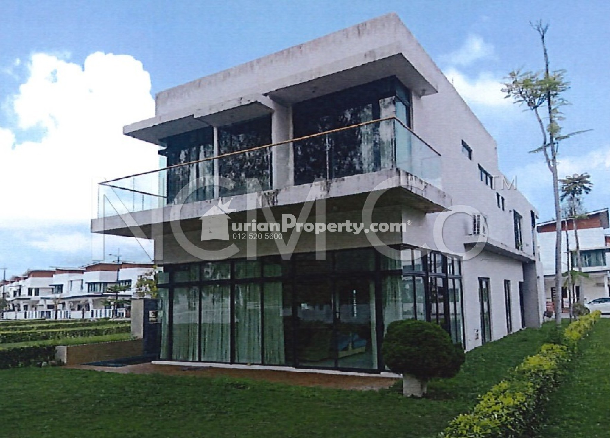 Bungalow House For Auction at Marina Island