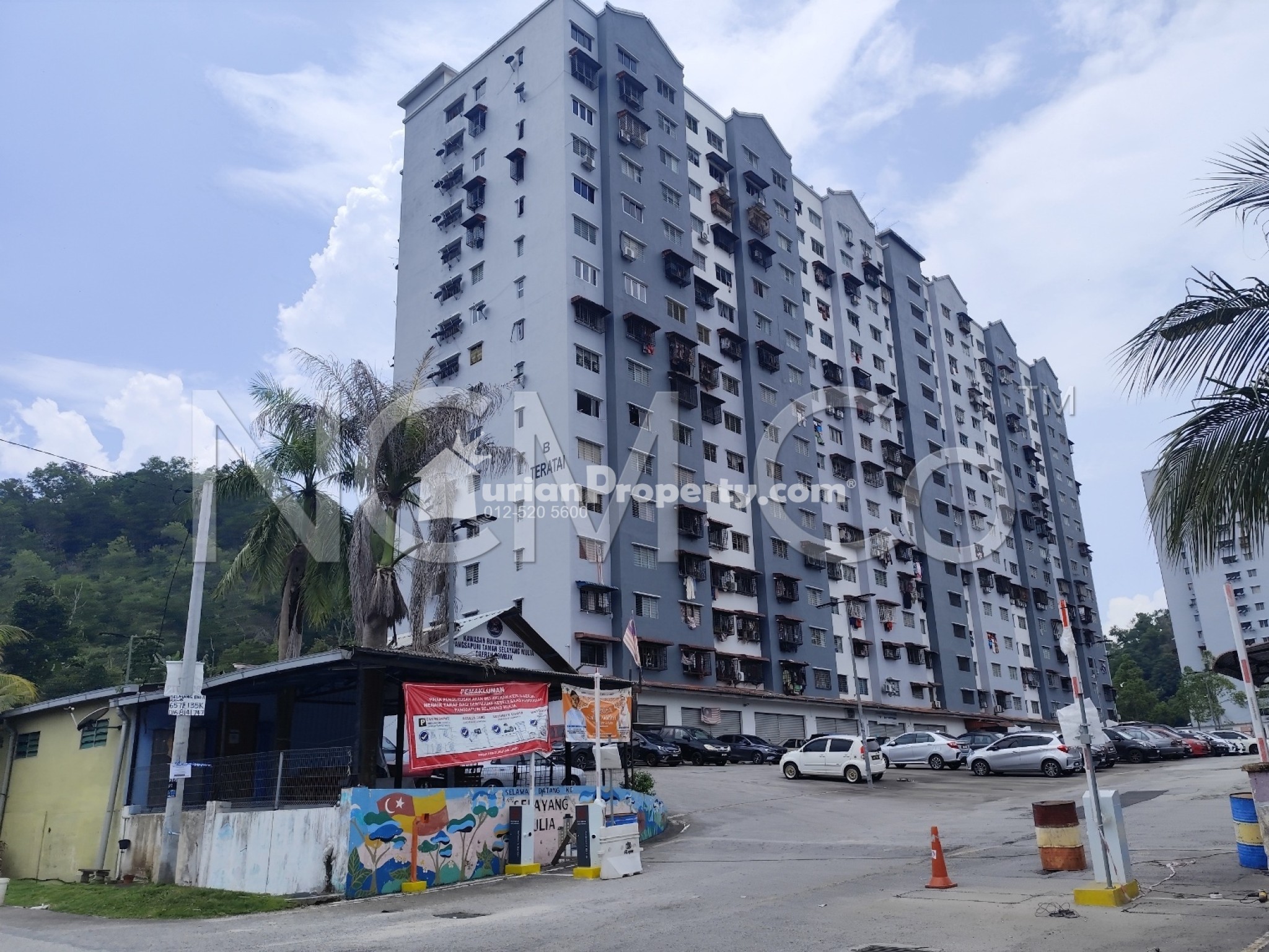 Flat For Auction at Selayang Mulia Apartment Mawar & Teratai