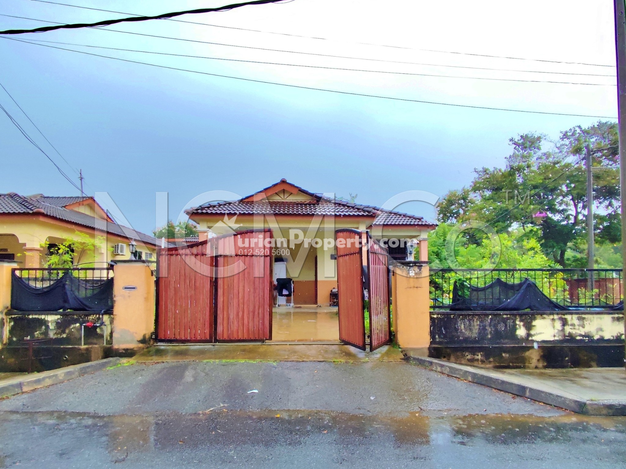 Bungalow House For Auction at Taman Kiara