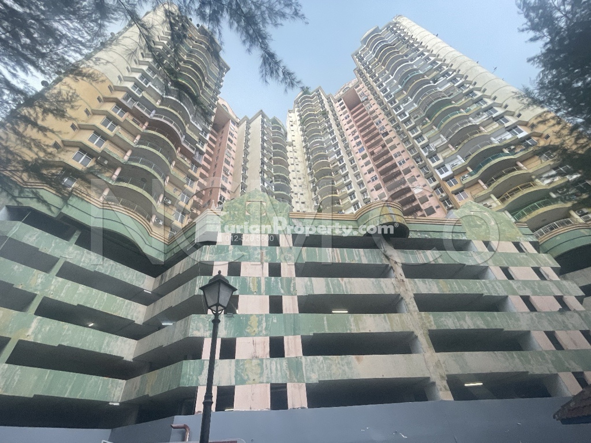 Condo For Auction at Venice Hill
