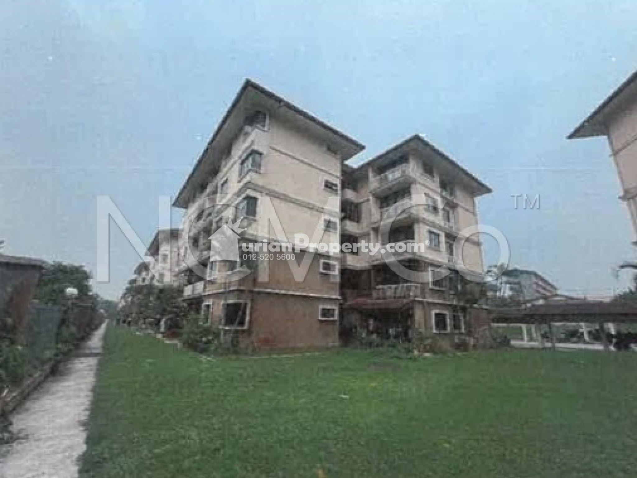 Apartment For Auction at Larkin Residence