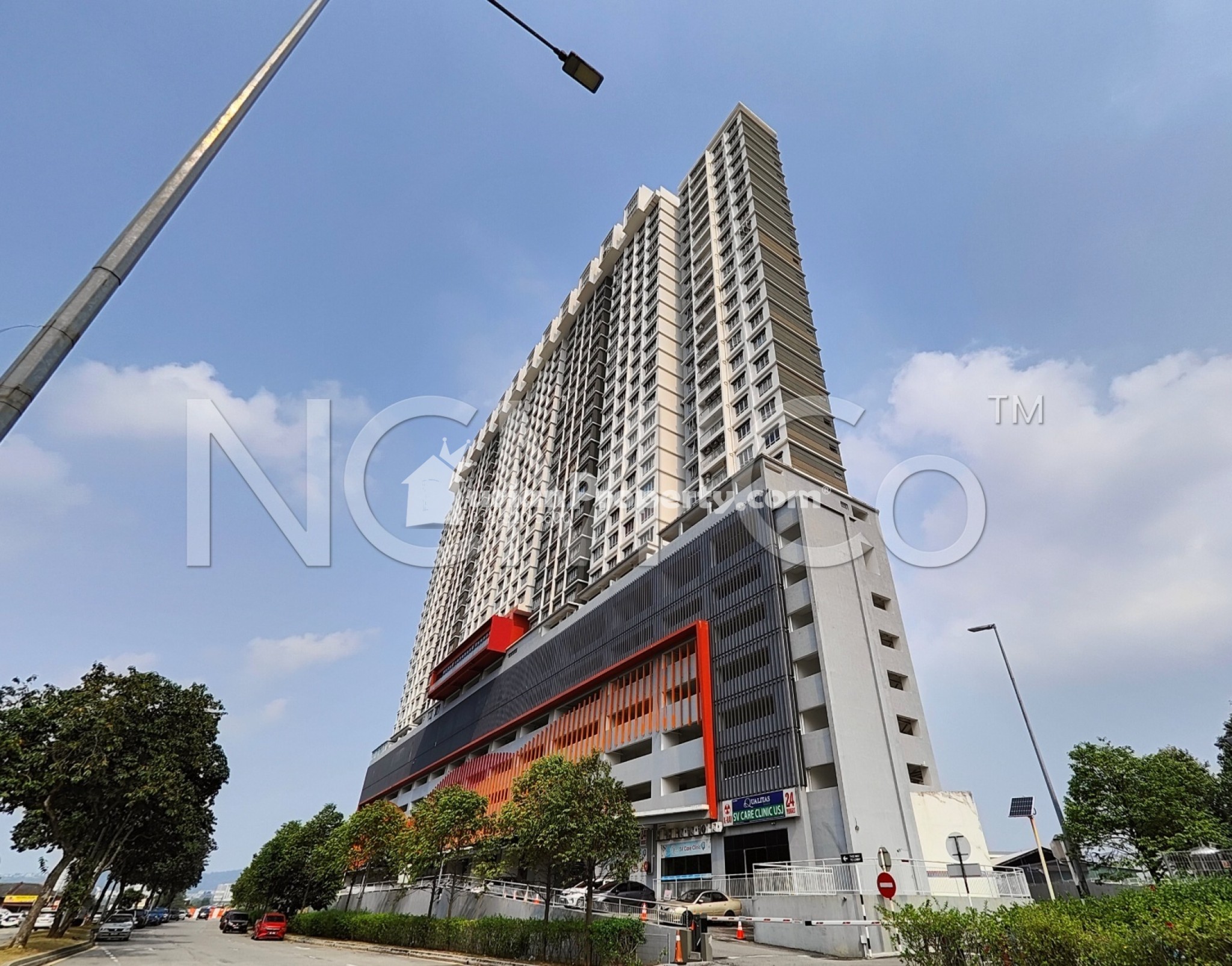 Apartment For Auction at The Edge Residence