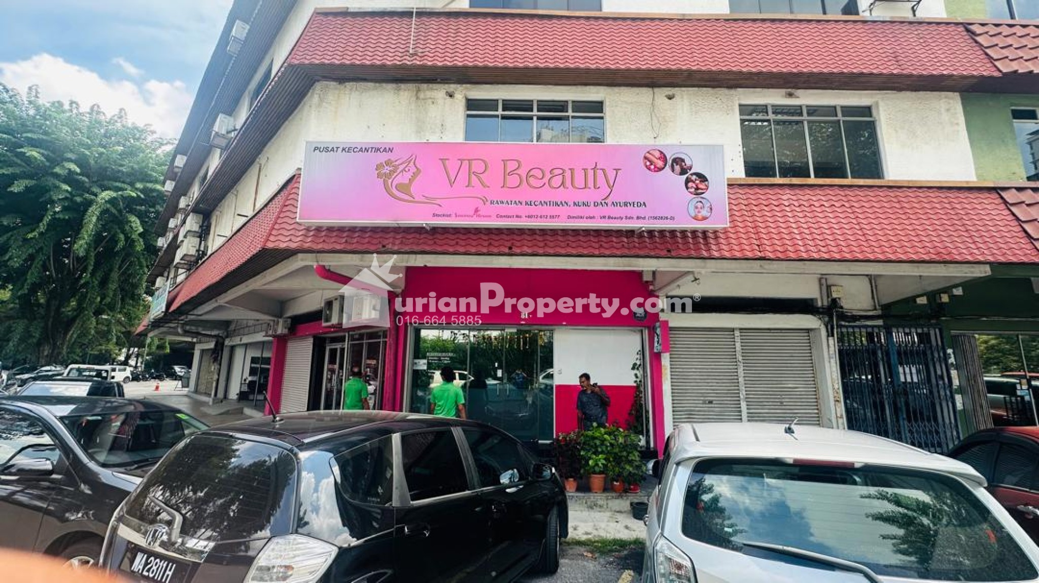 Shop For Rent at SS15