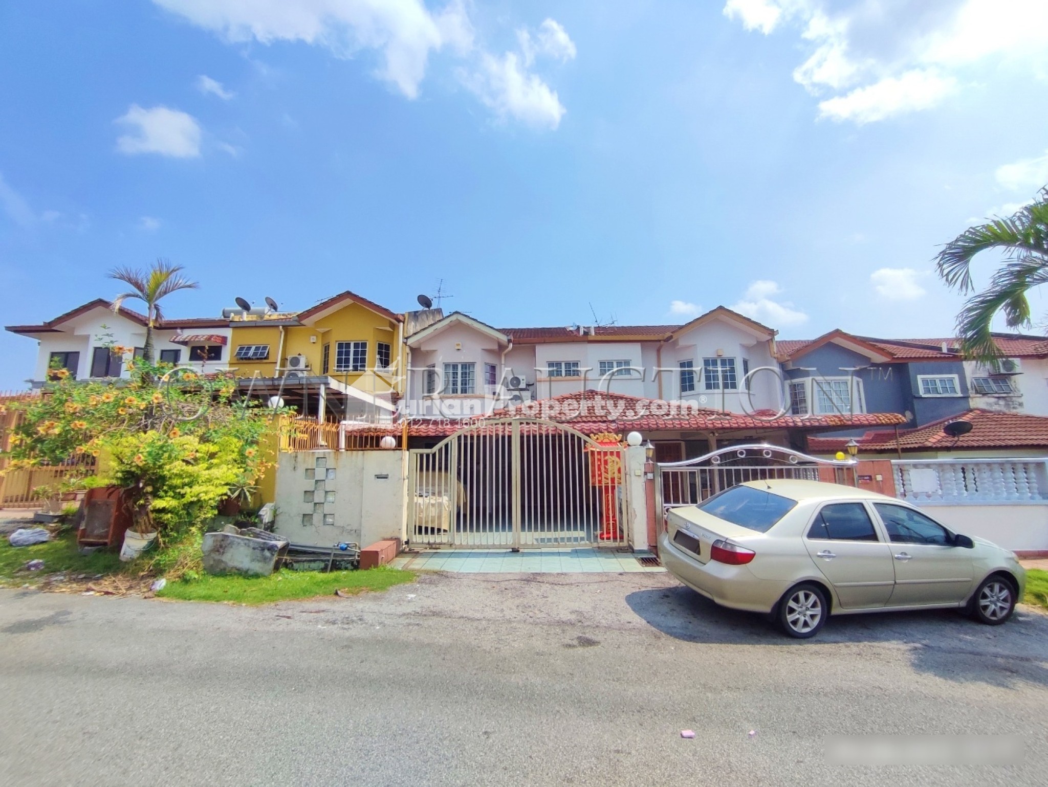 Terrace House For Auction at Taman Jelok Indah