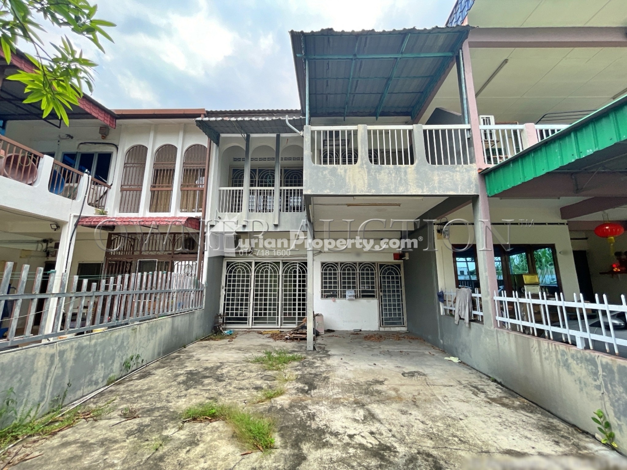 Terrace House For Auction at Taman Radzi