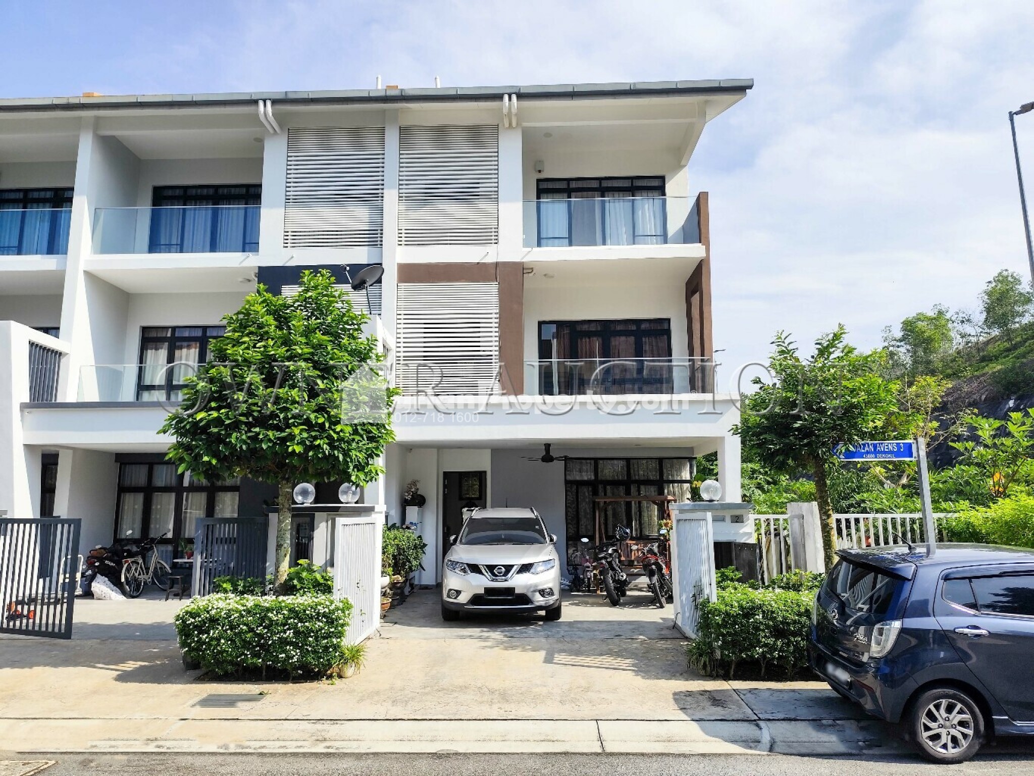 Terrace House For Auction at Avens Residence