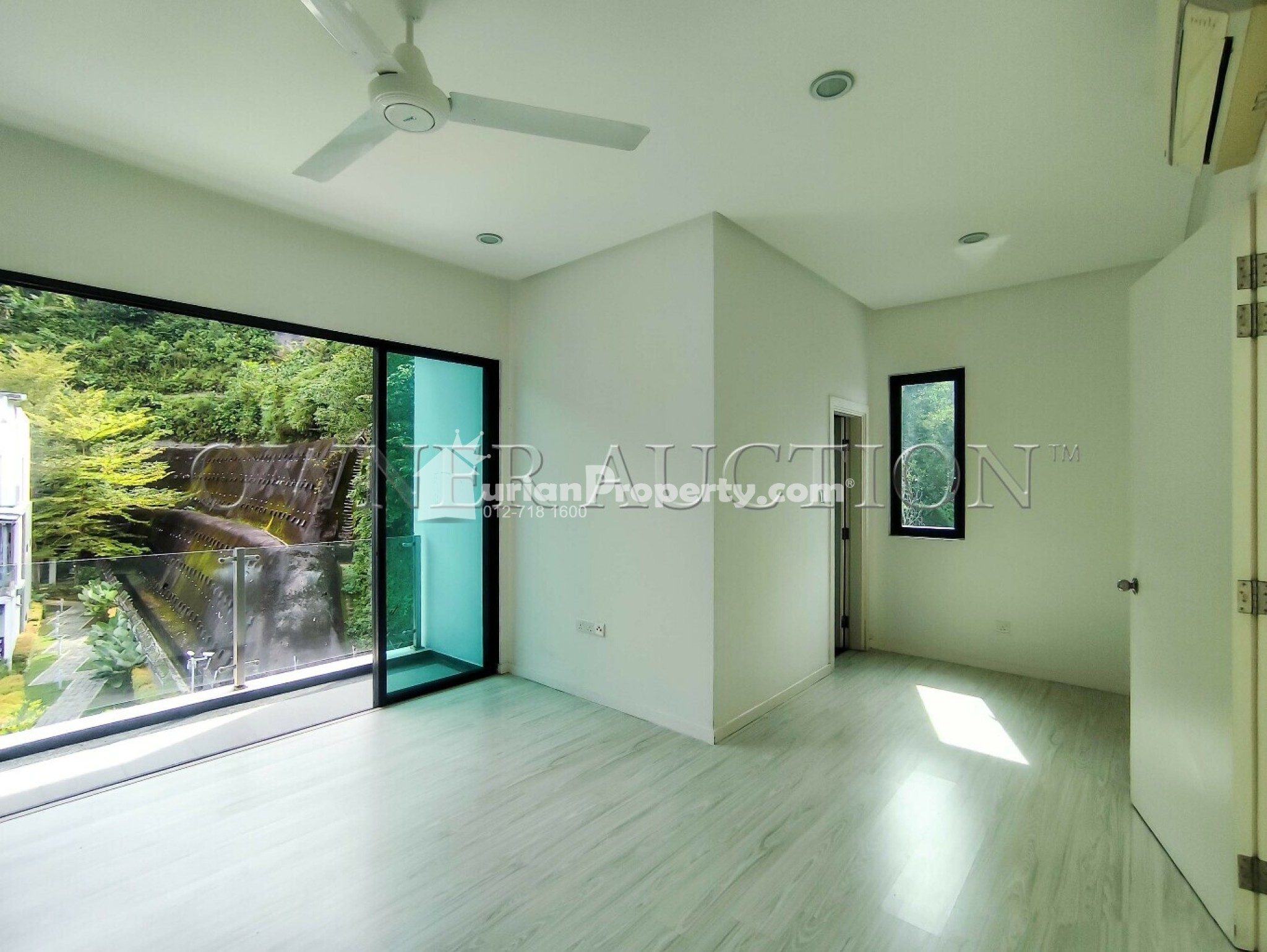 Terrace House For Auction at Sunway Montana