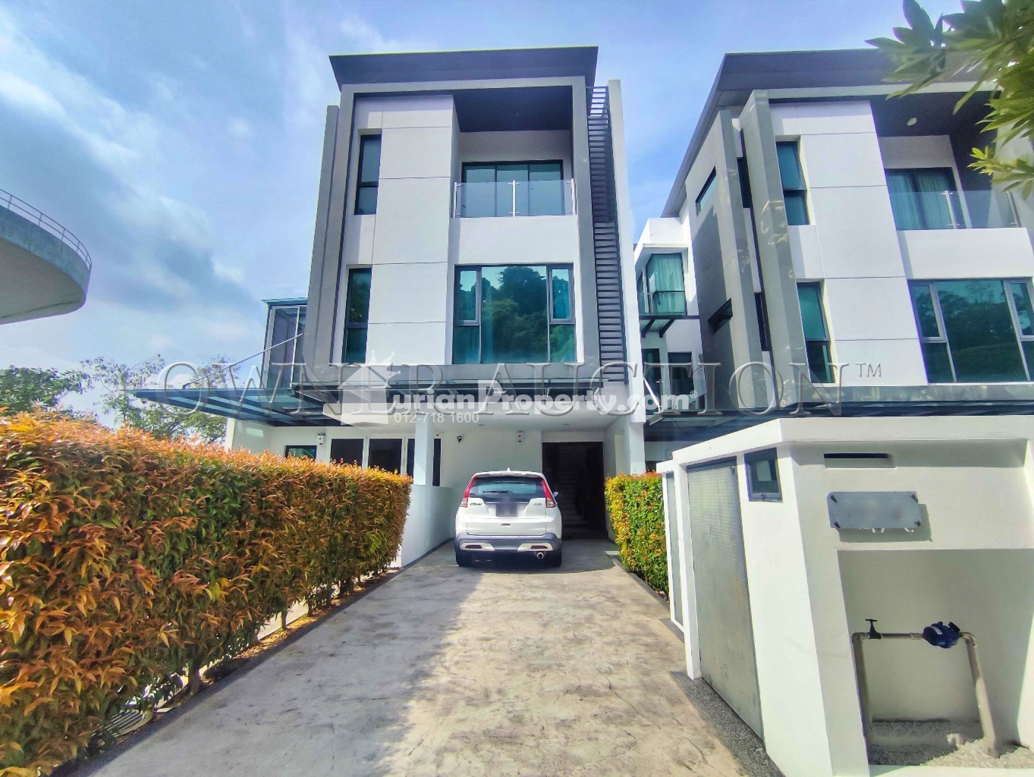 Terrace House For Auction at Sunway Montana