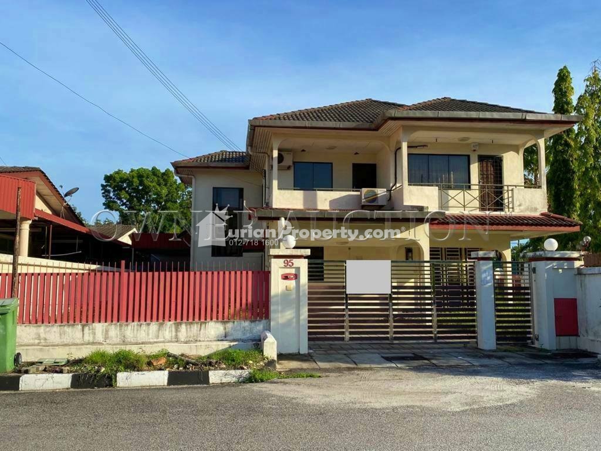 Bungalow House For Auction at Taman Sri Indah