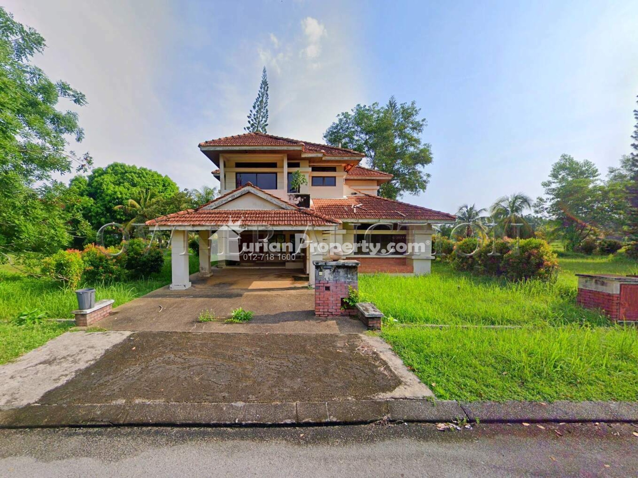 Bungalow House For Auction at Bukit Merah Laketown