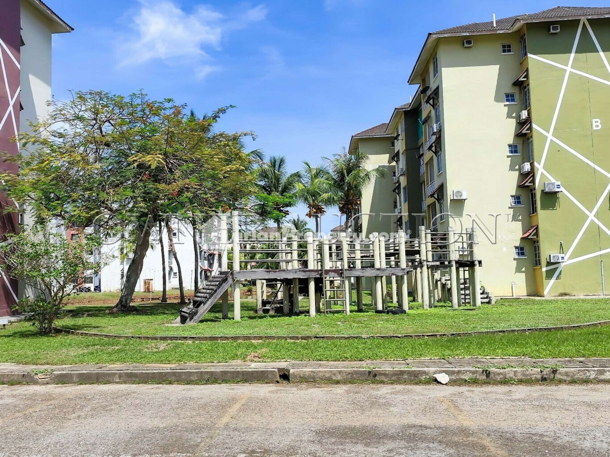 Penthouse For Auction at P.D Perdana Condo Resort