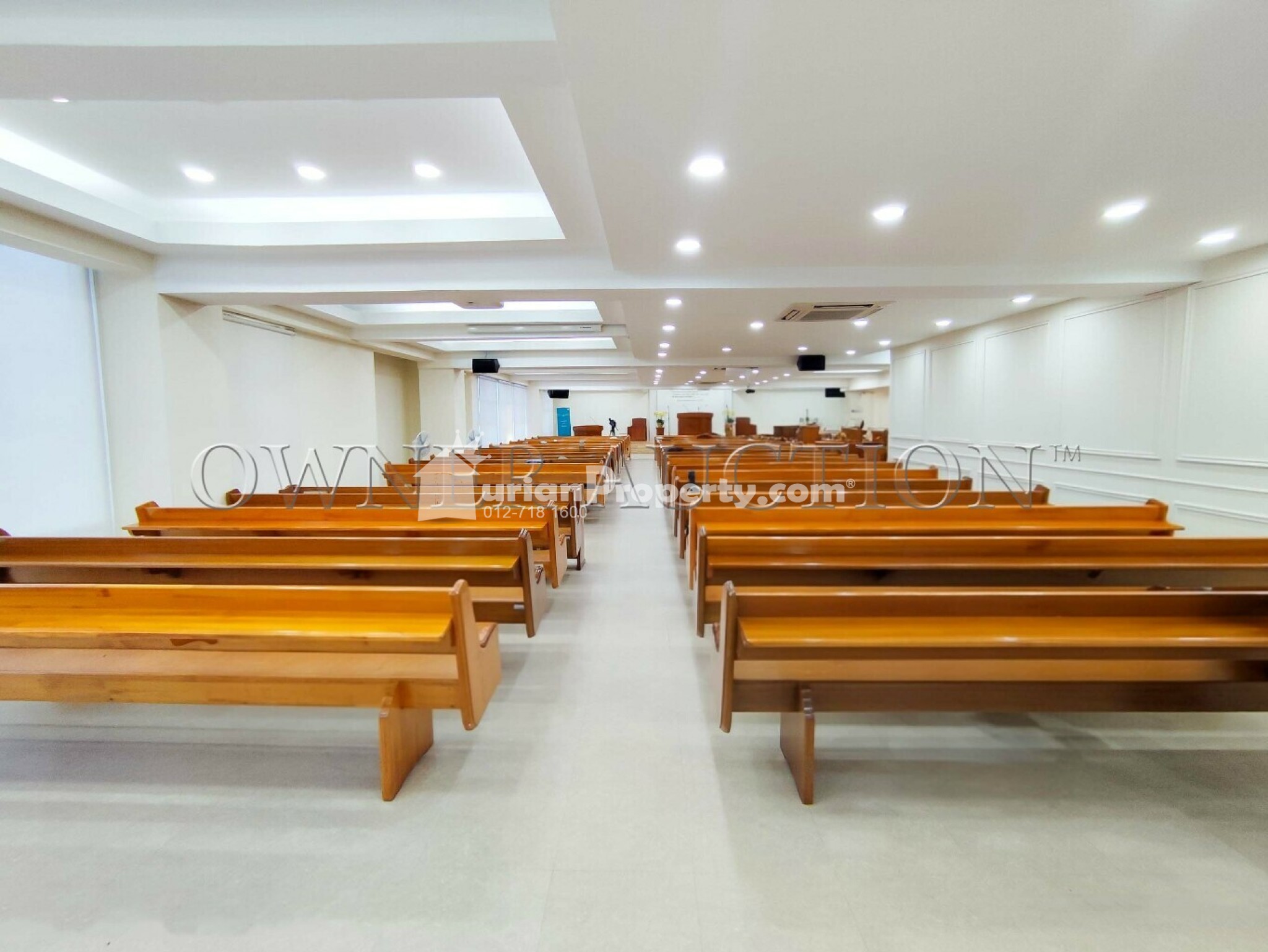 Shop Office For Auction at 3 Two Square