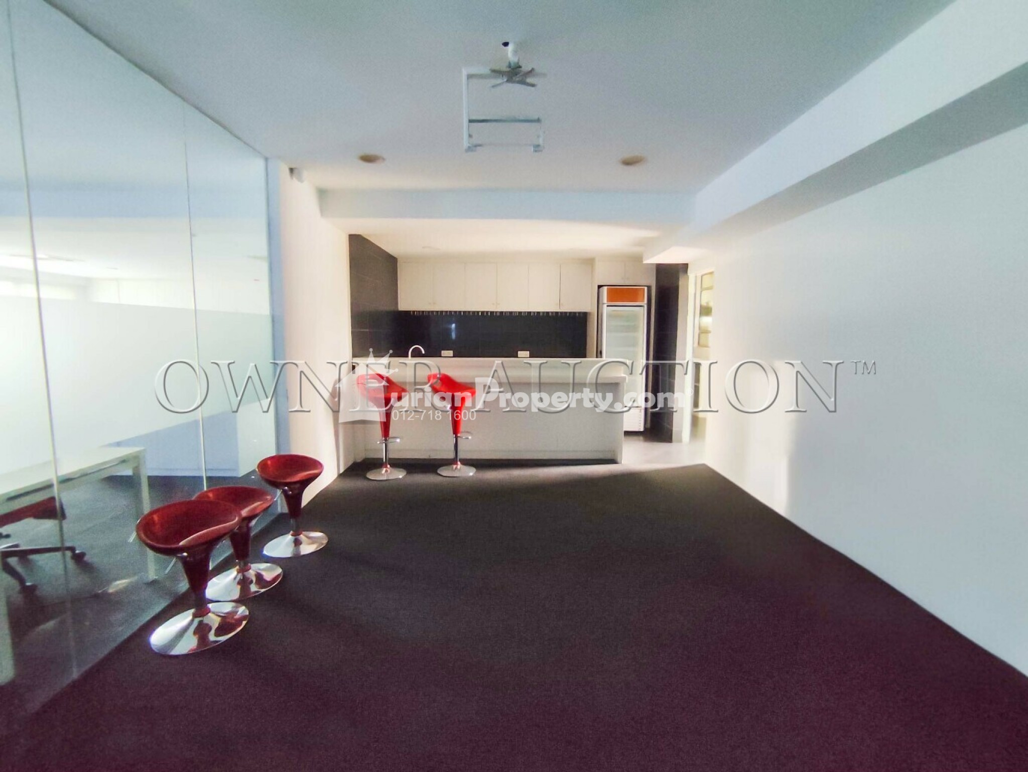 Shop Office For Auction at 3 Two Square