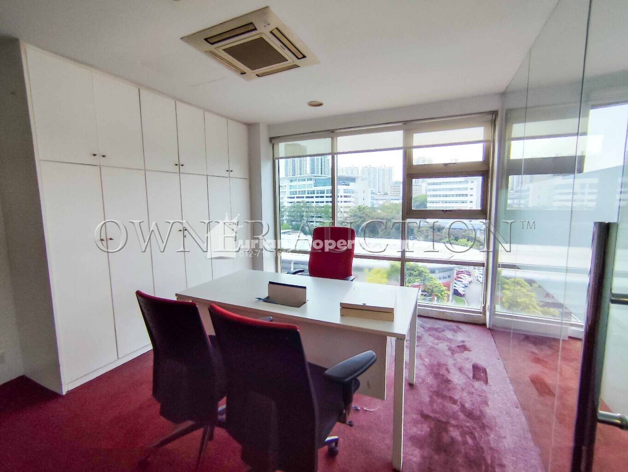 Shop Office For Auction at 3 Two Square