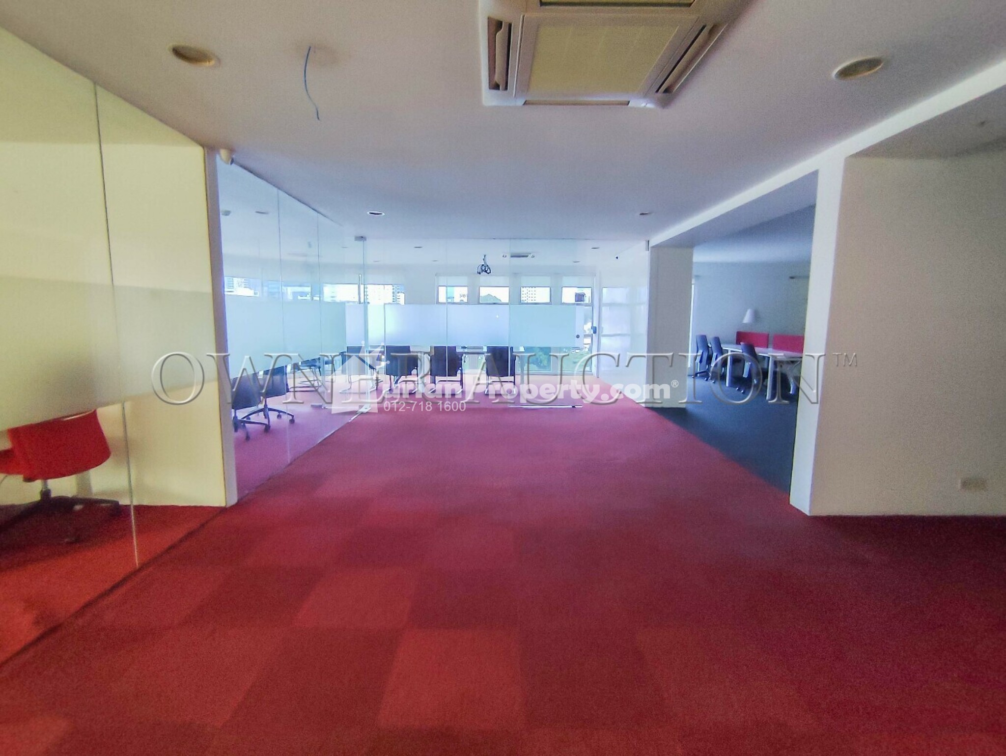 Shop Office For Auction at 3 Two Square
