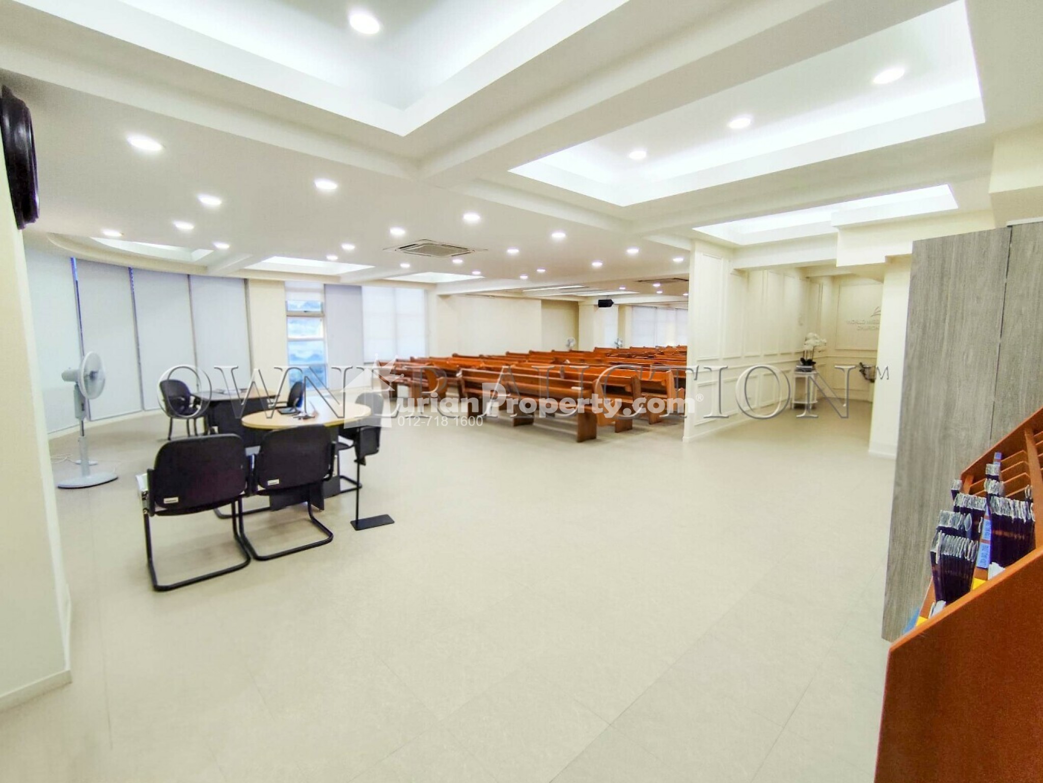 Shop Office For Auction at 3 Two Square