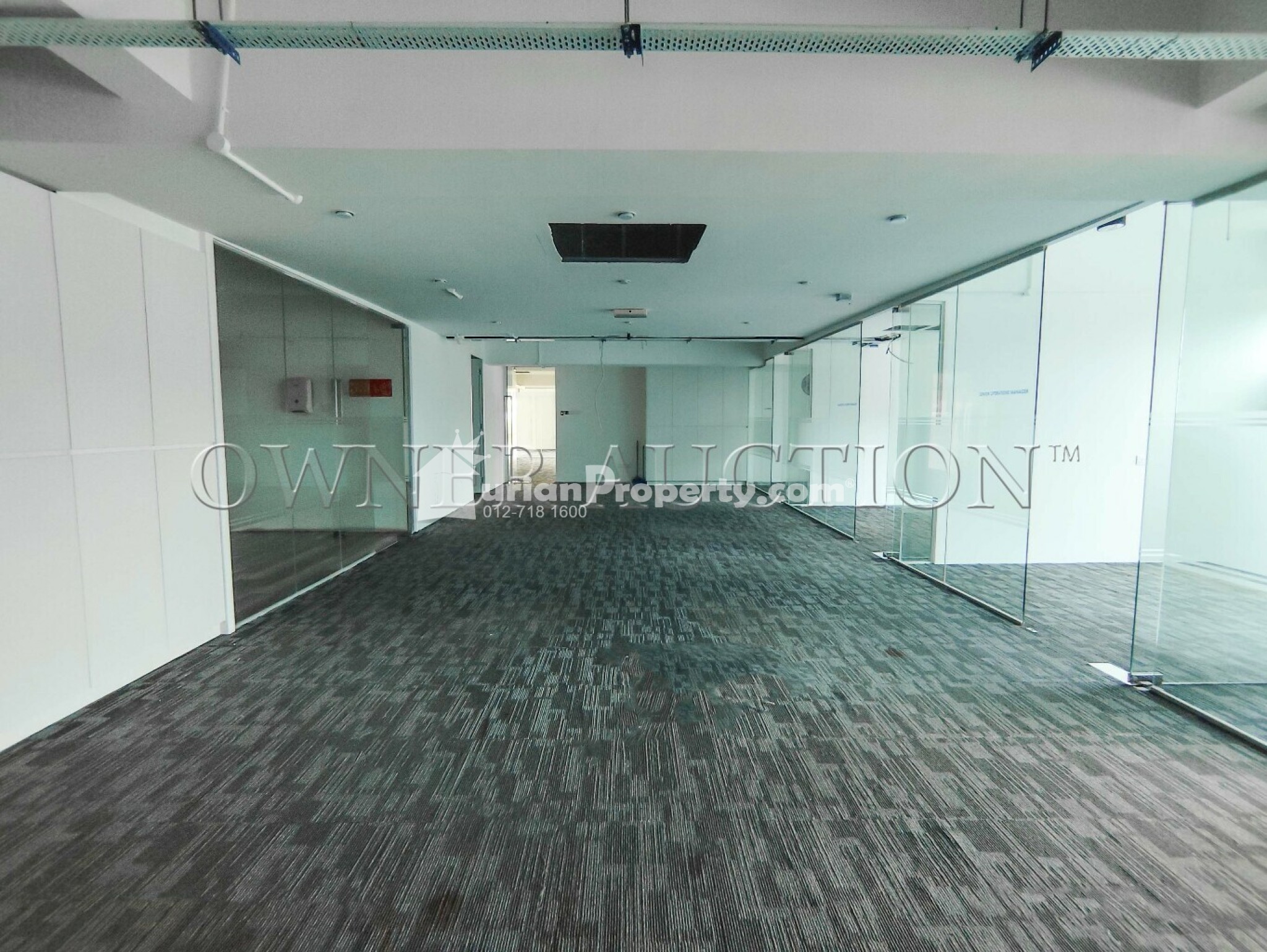 Shop Office For Auction at 3 Two Square