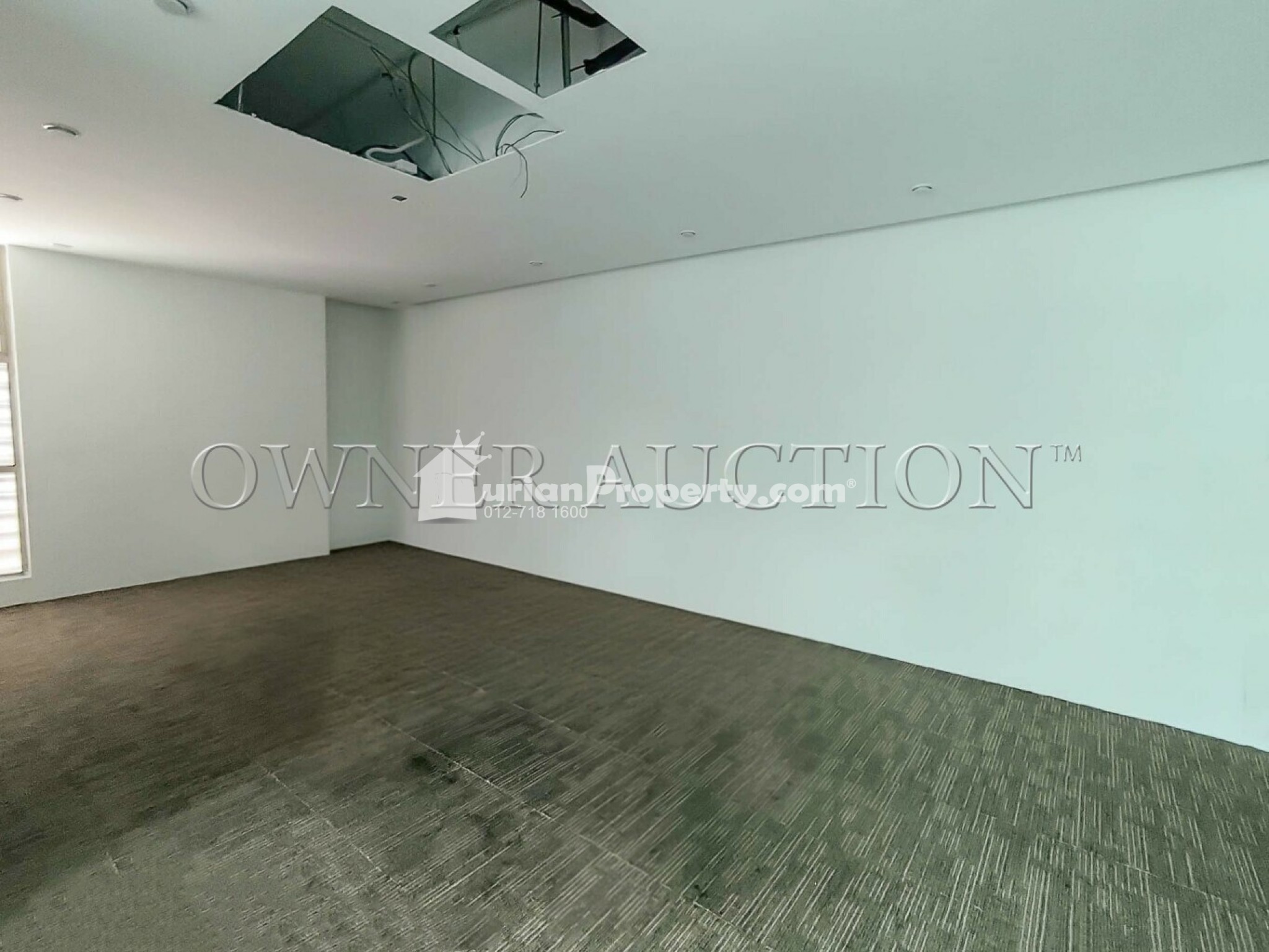 Shop Office For Auction at 3 Two Square