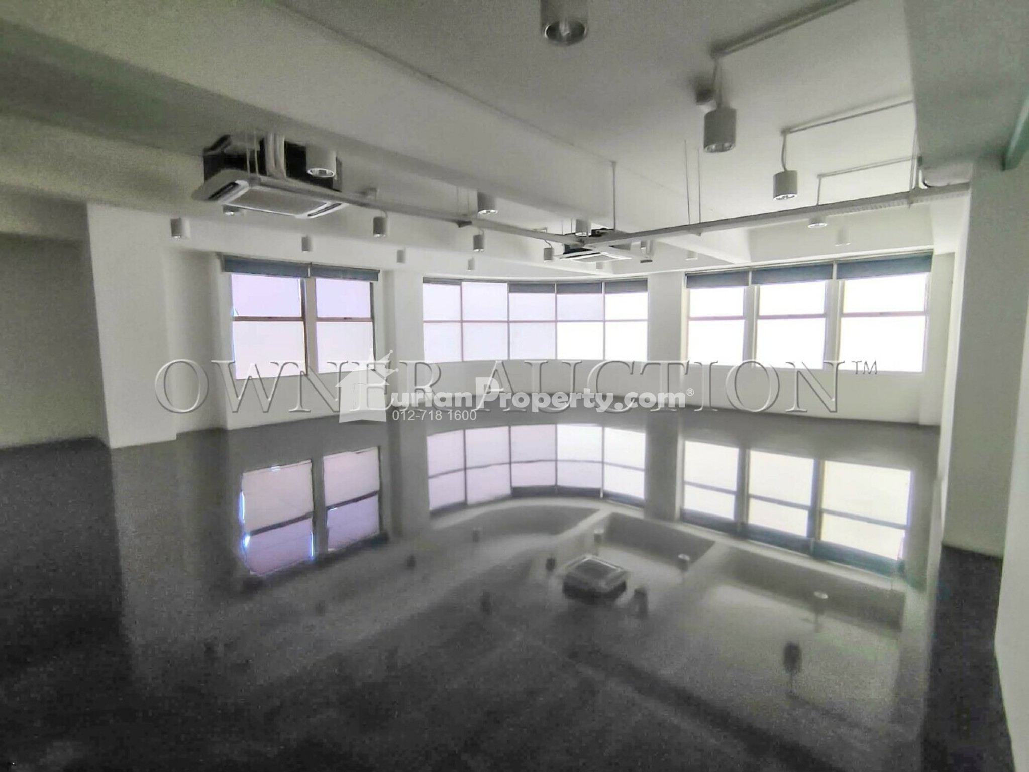 Shop Office For Auction at 3 Two Square