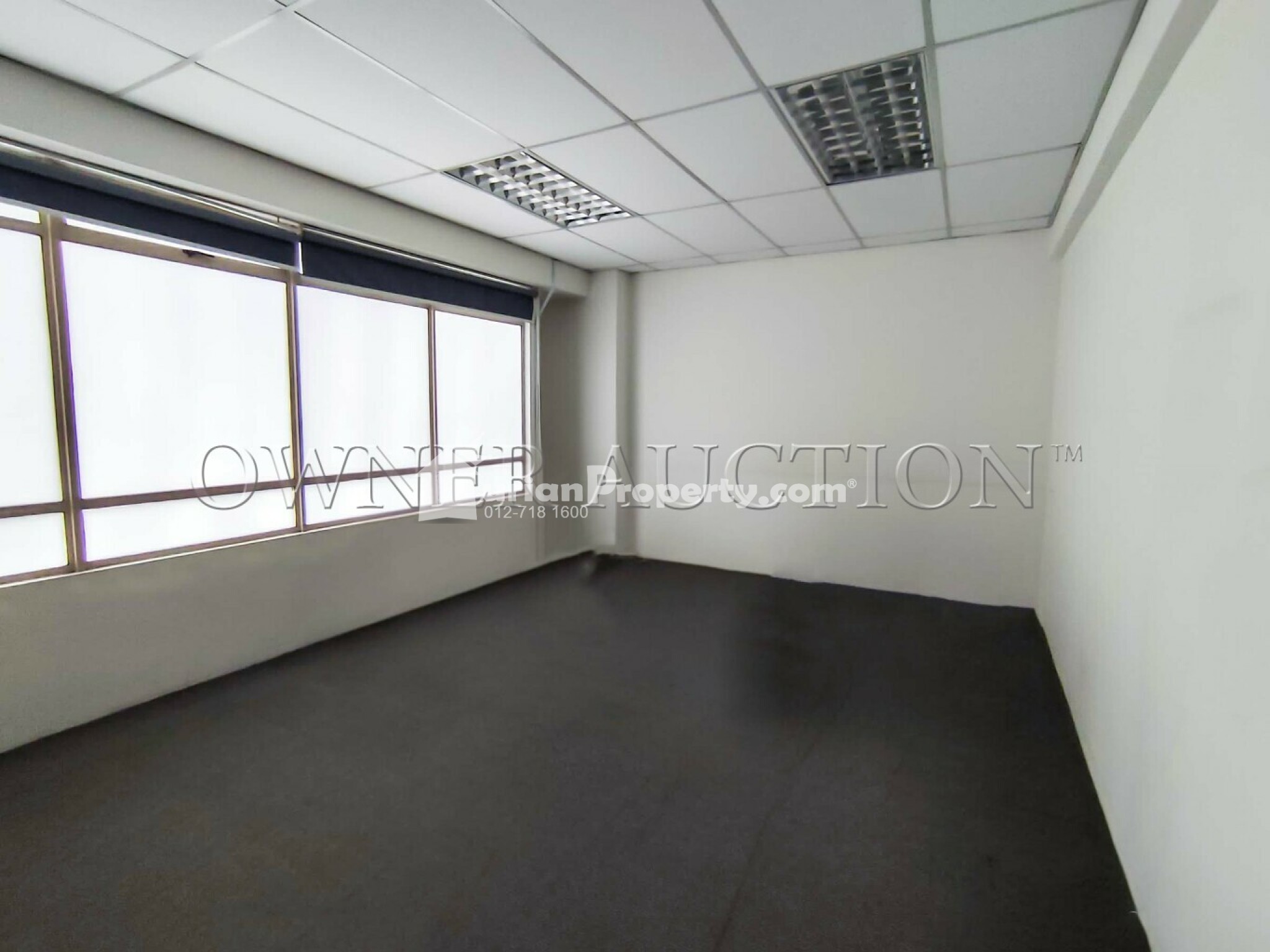 Shop Office For Auction at 3 Two Square