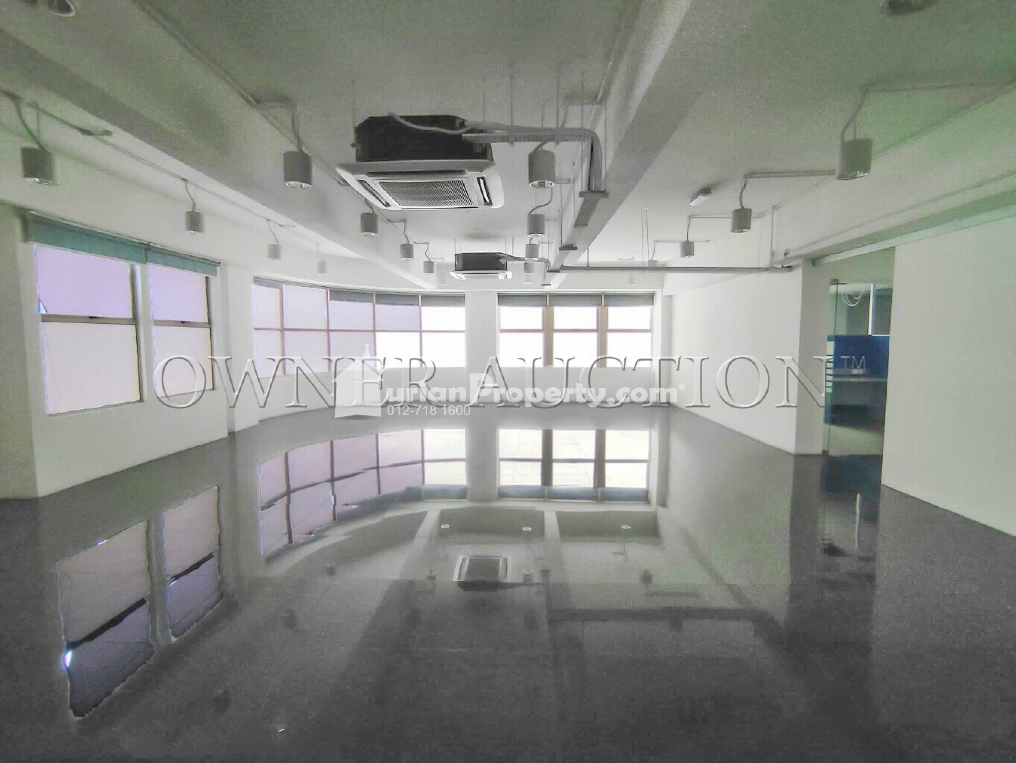 Shop Office For Auction at 3 Two Square