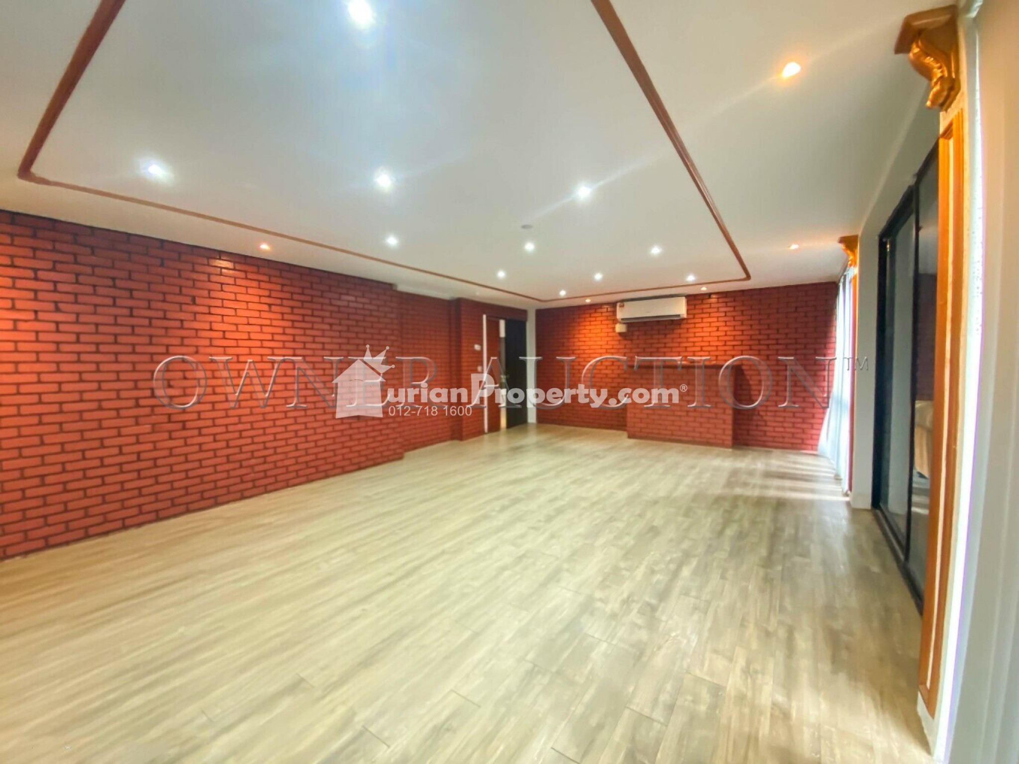Apartment For Auction at Pusat Komersial LGSB