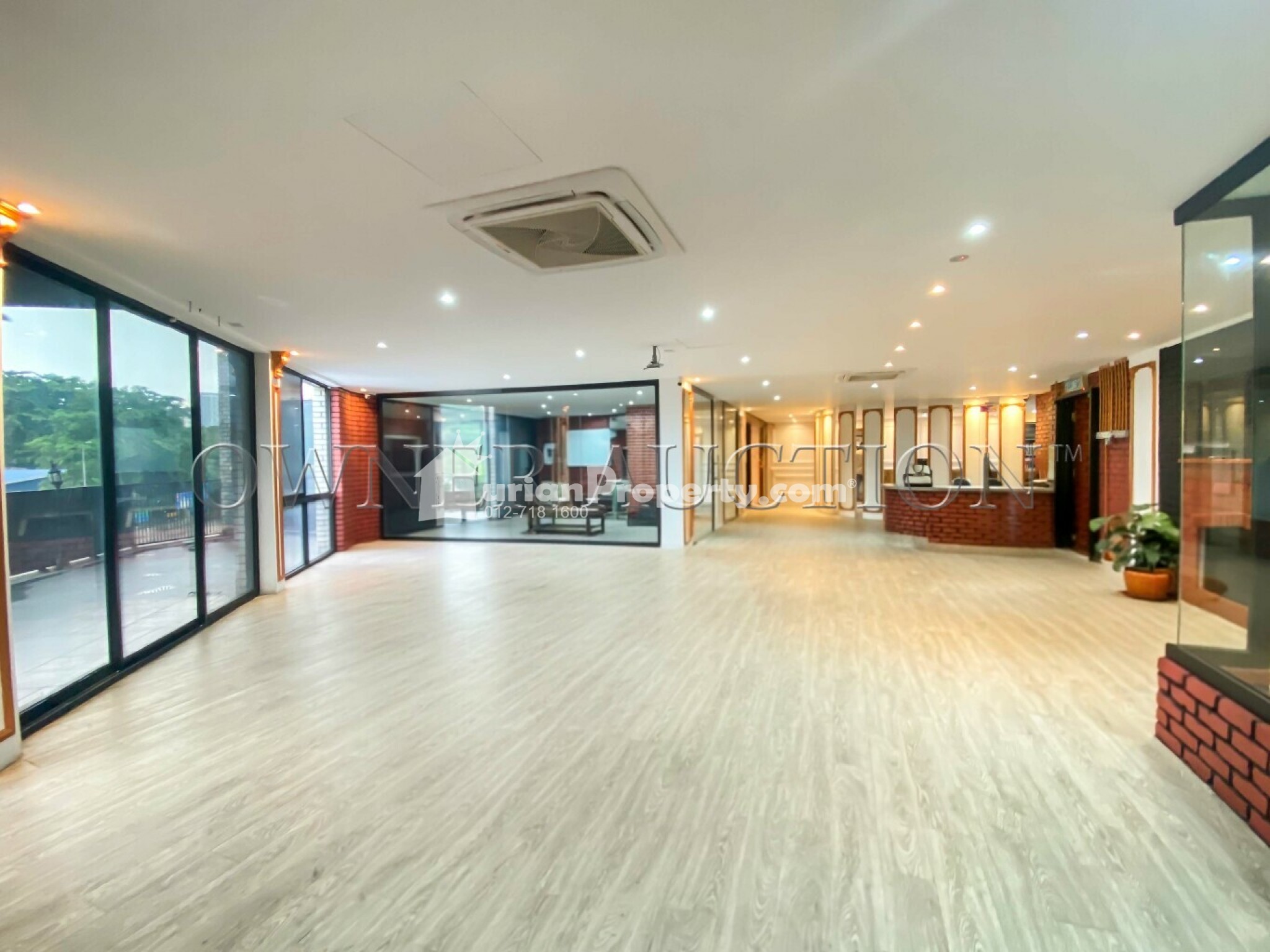 Apartment For Auction at Pusat Komersial LGSB