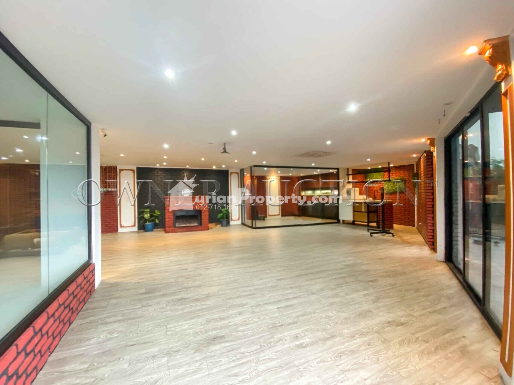 Apartment For Auction at Pusat Komersial LGSB