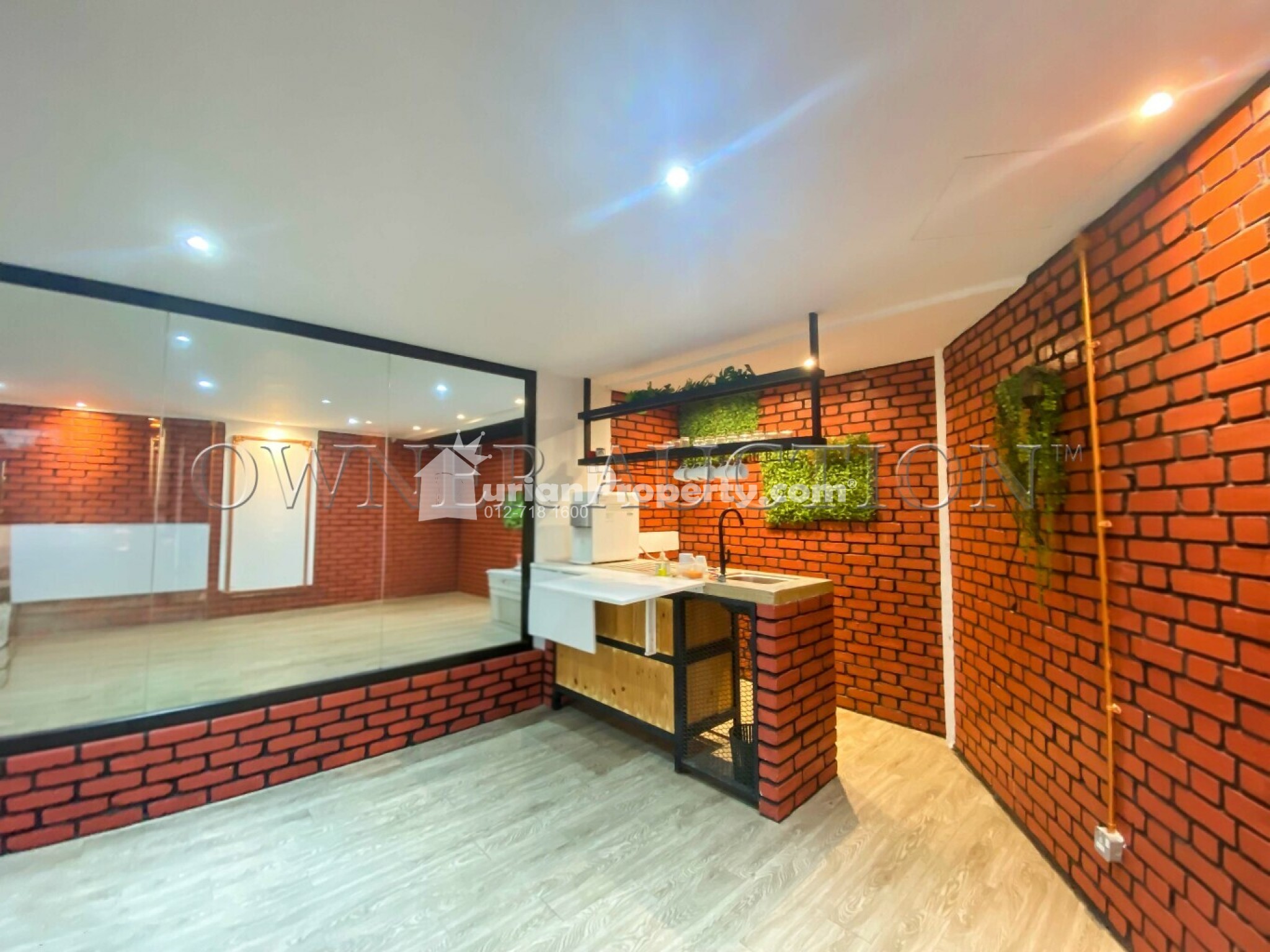 Apartment For Auction at Pusat Komersial LGSB
