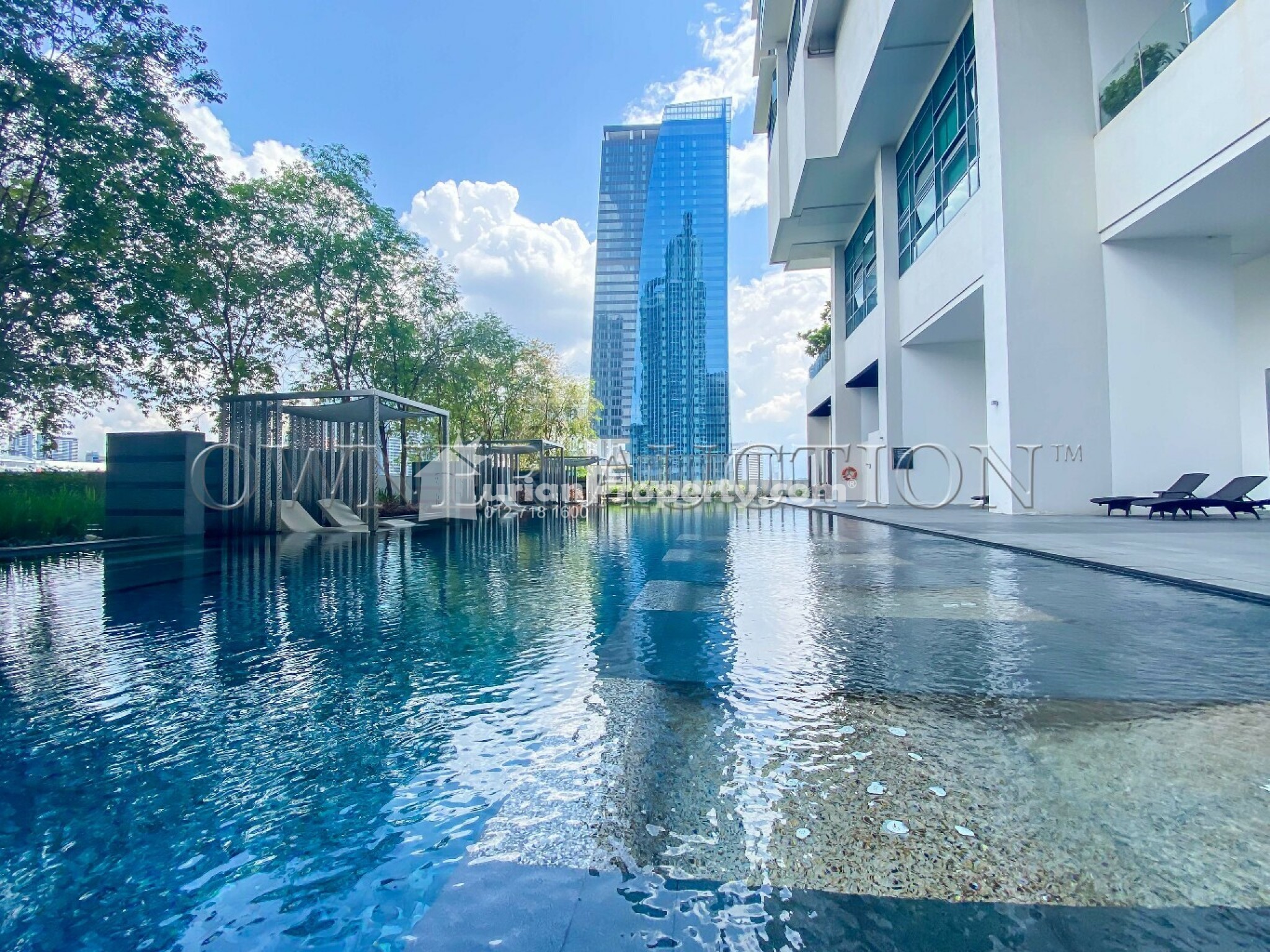 Condo For Auction at Vogue Suite 1