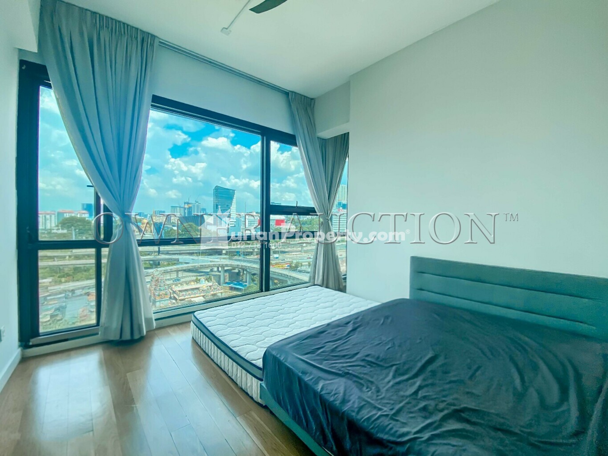 Condo For Auction at Vogue Suite 1