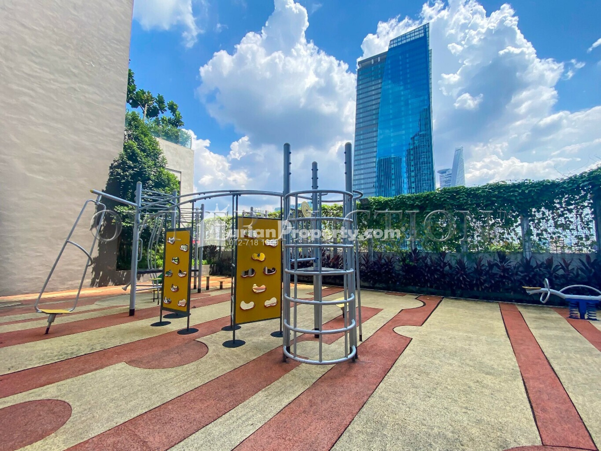 Condo For Auction at Vogue Suite 1