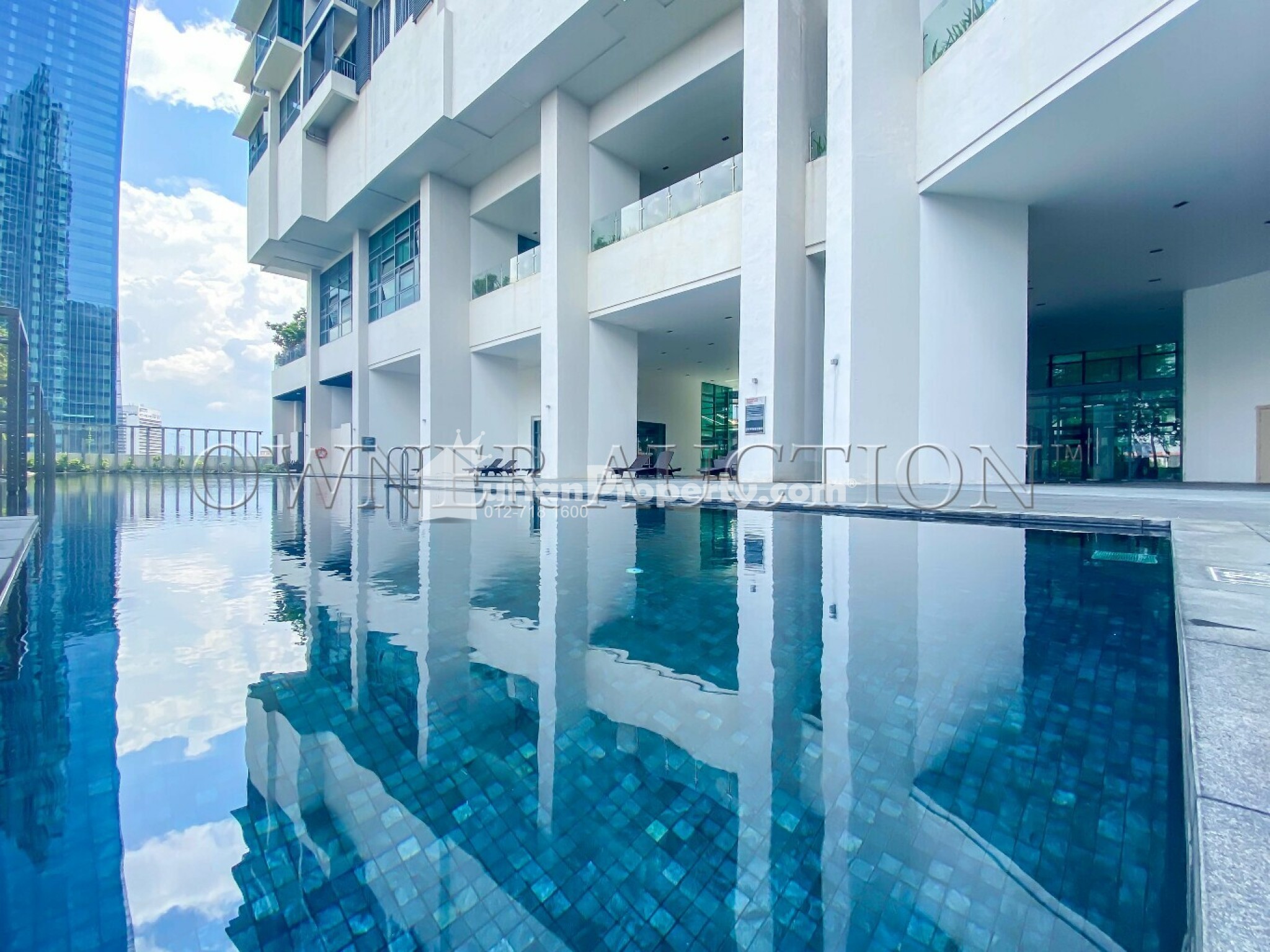 Condo For Auction at Vogue Suite 1